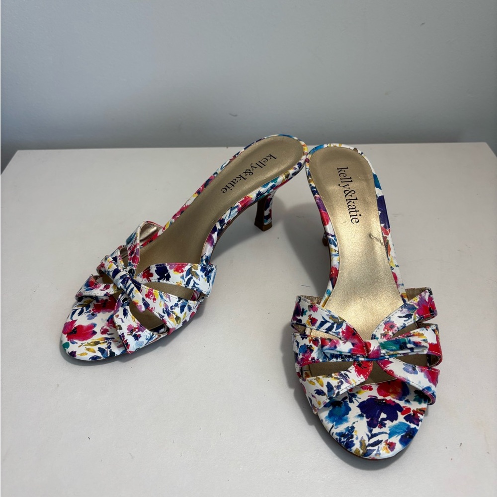 Kelly & Katie Red and Blue Heels Vibrant Design